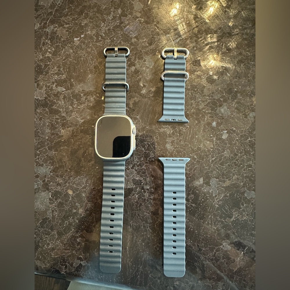 Apple Watch Ultra Gen 1 49mm Titanium Case Midnight Ocean Band Used Excellent